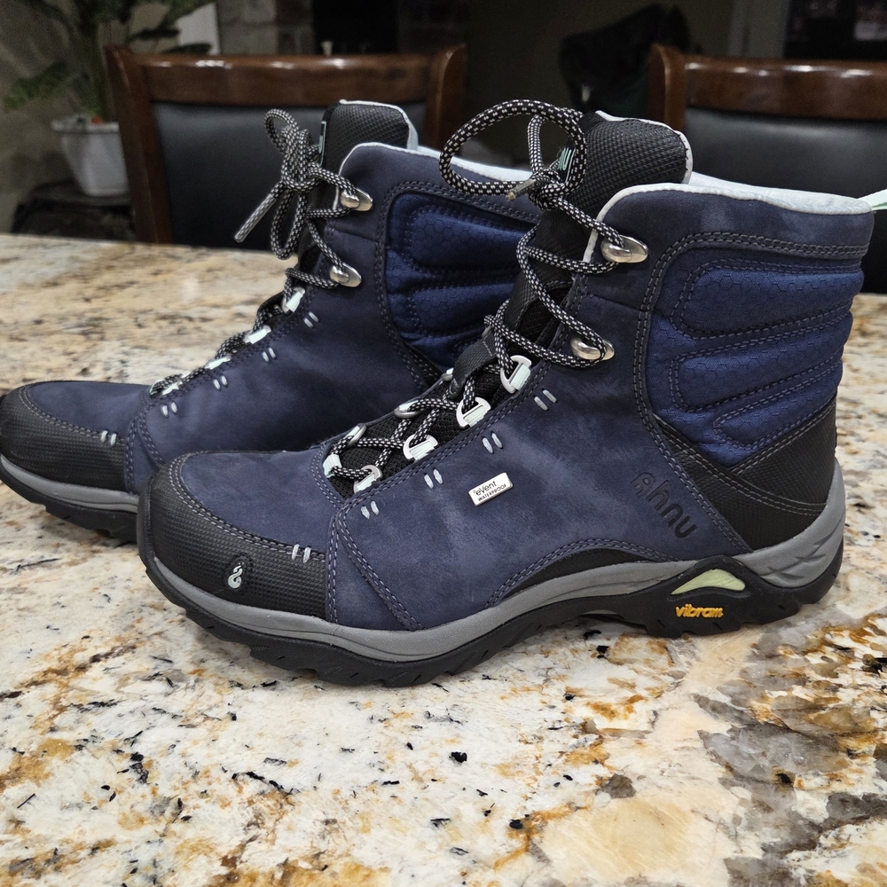 Ahnu Montara Hiking Boot In Midnight Blue Women's Size 8.5 Like New